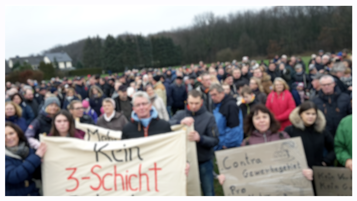 MNW kiefernweg DJI_20190106 protest blur